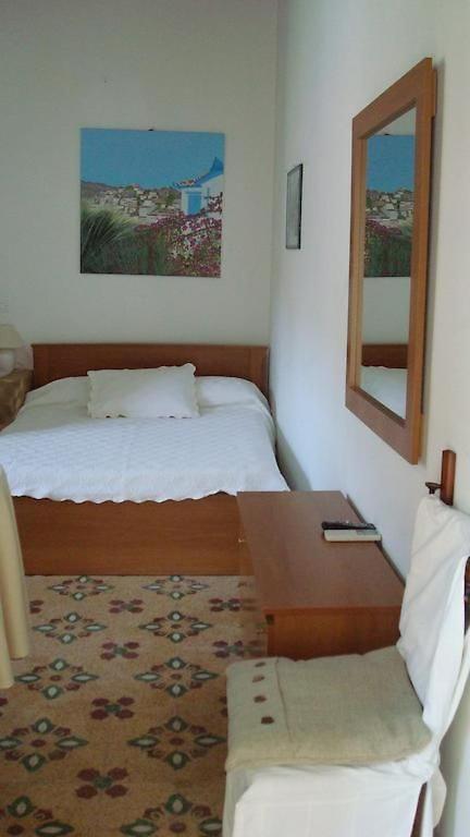 Douskos Uptown Living Hotel Hydra  Luaran gambar