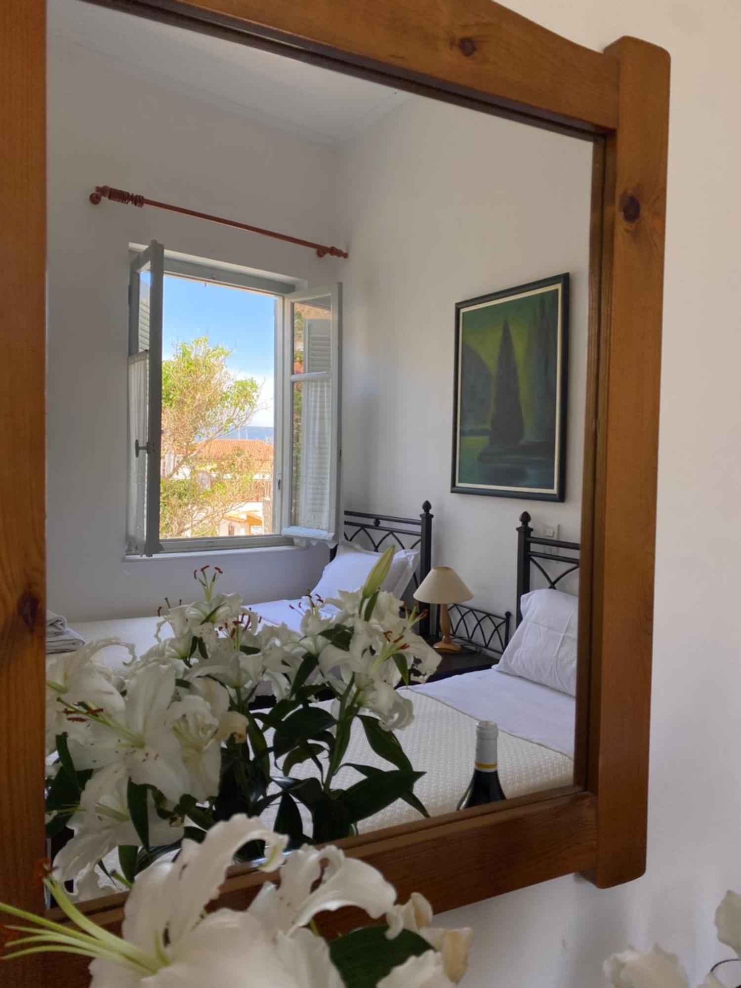 Douskos Uptown Living Hotel Hydra  Luaran gambar