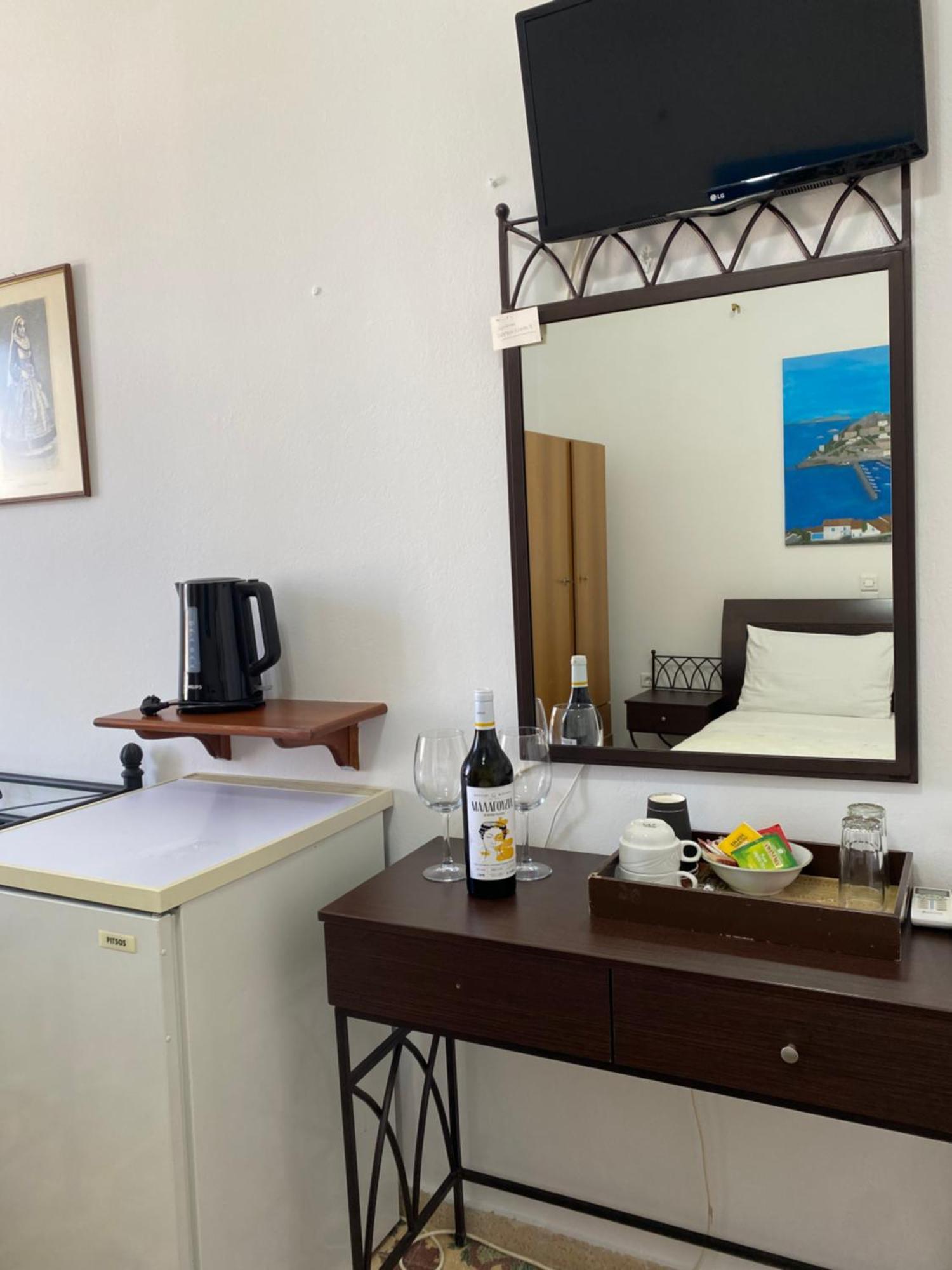 Douskos Uptown Living Hotel Hydra  Luaran gambar