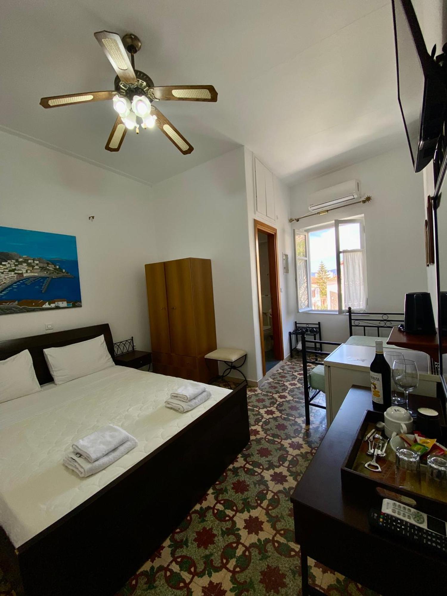 Douskos Uptown Living Hotel Hydra  Luaran gambar